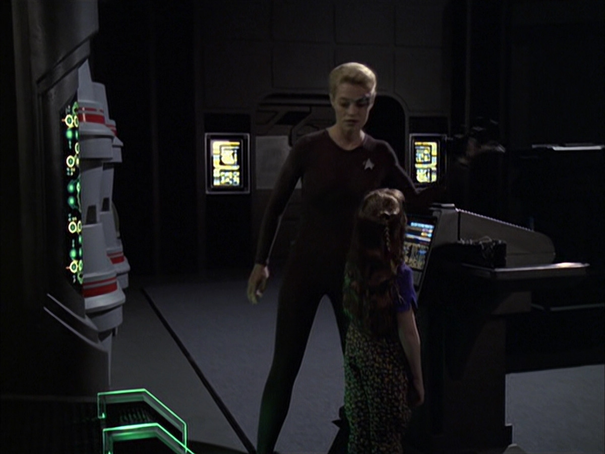 extant_StarTrek_VOY_6x09-TheVoyagerConspiracy_00070.jpg