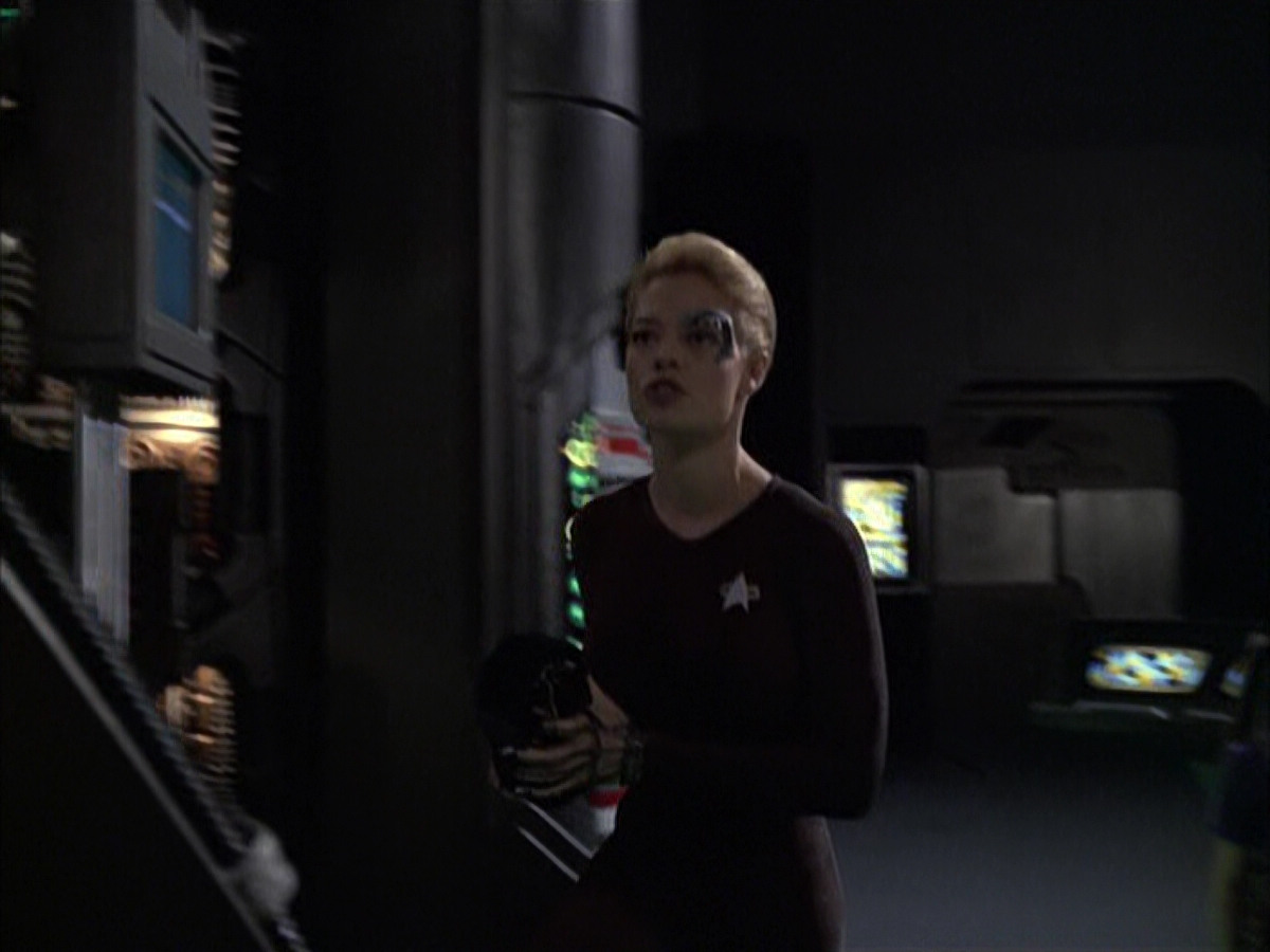 extant_StarTrek_VOY_6x09-TheVoyagerConspiracy_00072.jpg