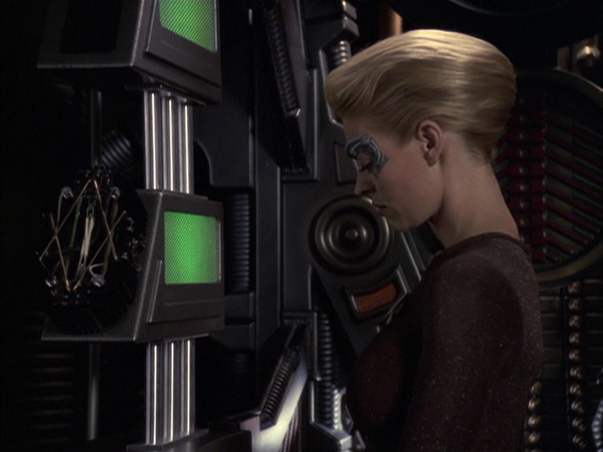 extant_StarTrek_VOY_6x09-TheVoyagerConspiracy_00138.jpg