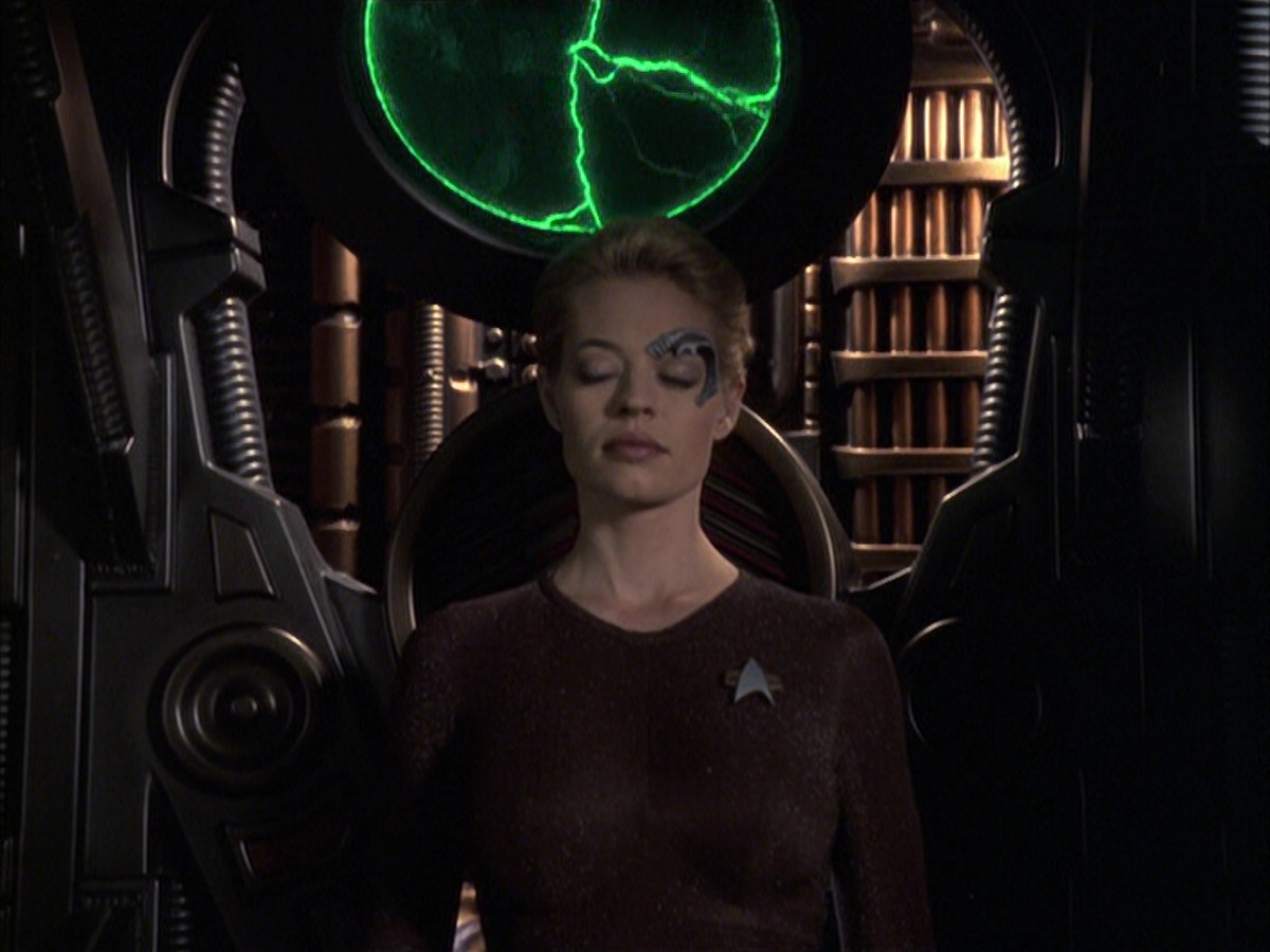 extant_StarTrek_VOY_6x09-TheVoyagerConspiracy_00150.jpg