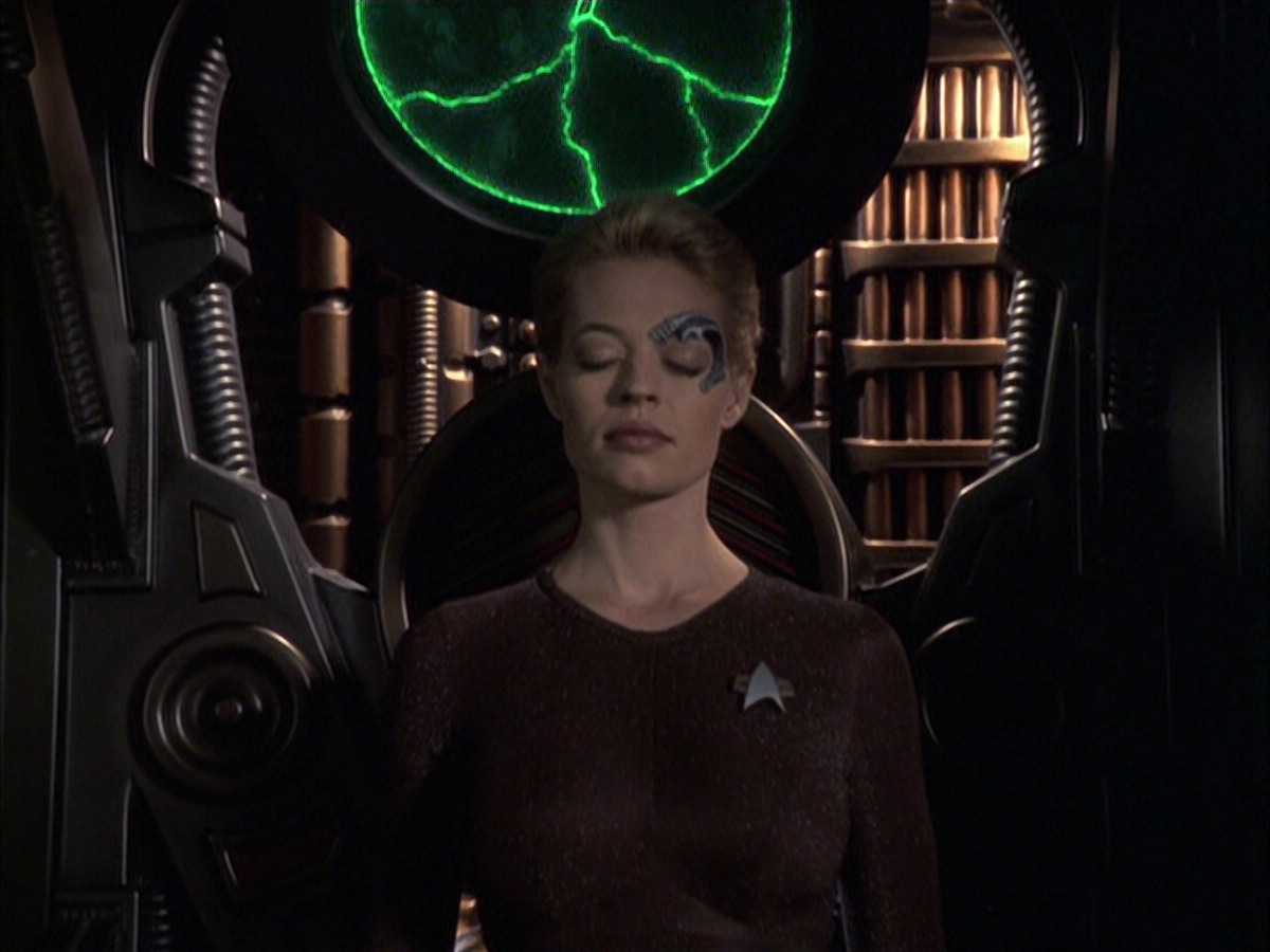 extant_StarTrek_VOY_6x09-TheVoyagerConspiracy_00152.jpg
