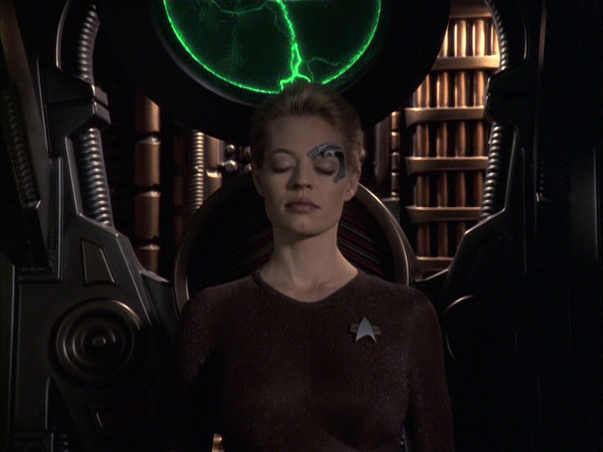 extant_StarTrek_VOY_6x09-TheVoyagerConspiracy_00153.jpg