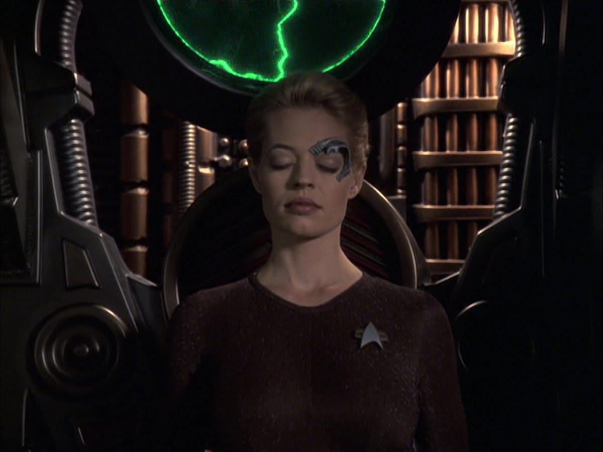 extant_StarTrek_VOY_6x09-TheVoyagerConspiracy_00154.jpg