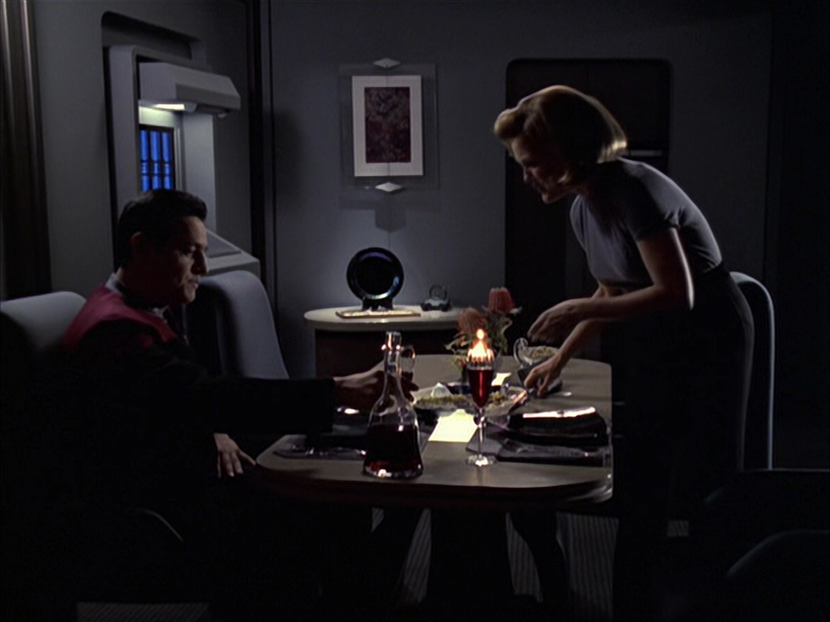 extant_StarTrek_VOY_6x09-TheVoyagerConspiracy_00338.jpg