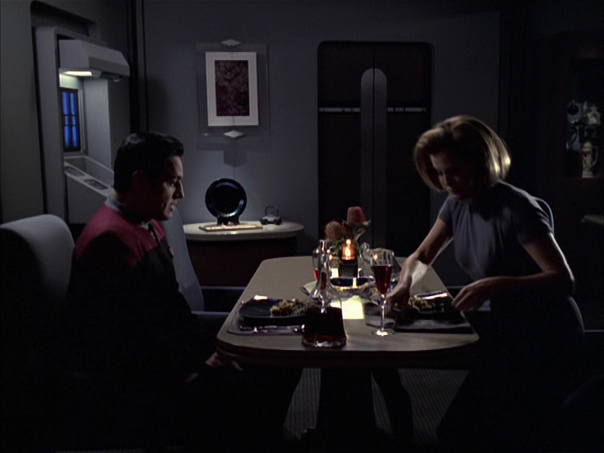 extant_StarTrek_VOY_6x09-TheVoyagerConspiracy_00357.jpg