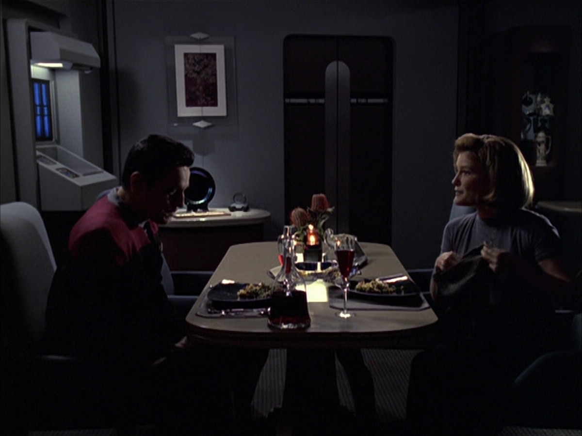 extant_StarTrek_VOY_6x09-TheVoyagerConspiracy_00361.jpg