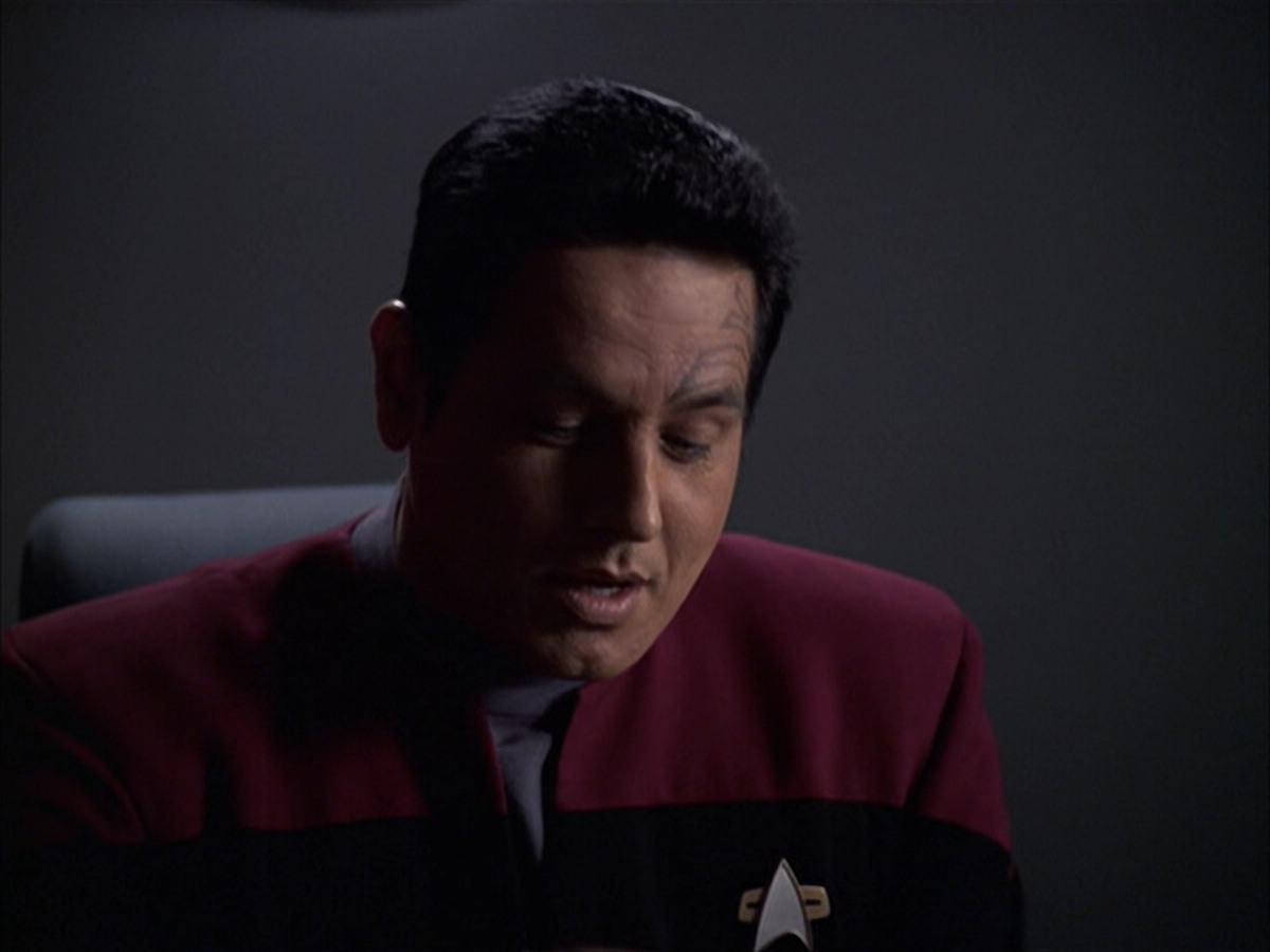 extant_StarTrek_VOY_6x09-TheVoyagerConspiracy_00380.jpg