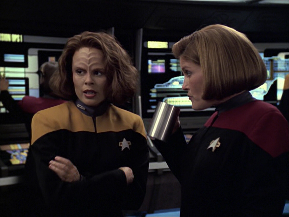 extant_StarTrek_VOY_6x09-TheVoyagerConspiracy_00463.jpg