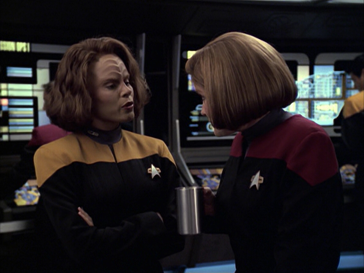 extant_StarTrek_VOY_6x09-TheVoyagerConspiracy_00467.jpg