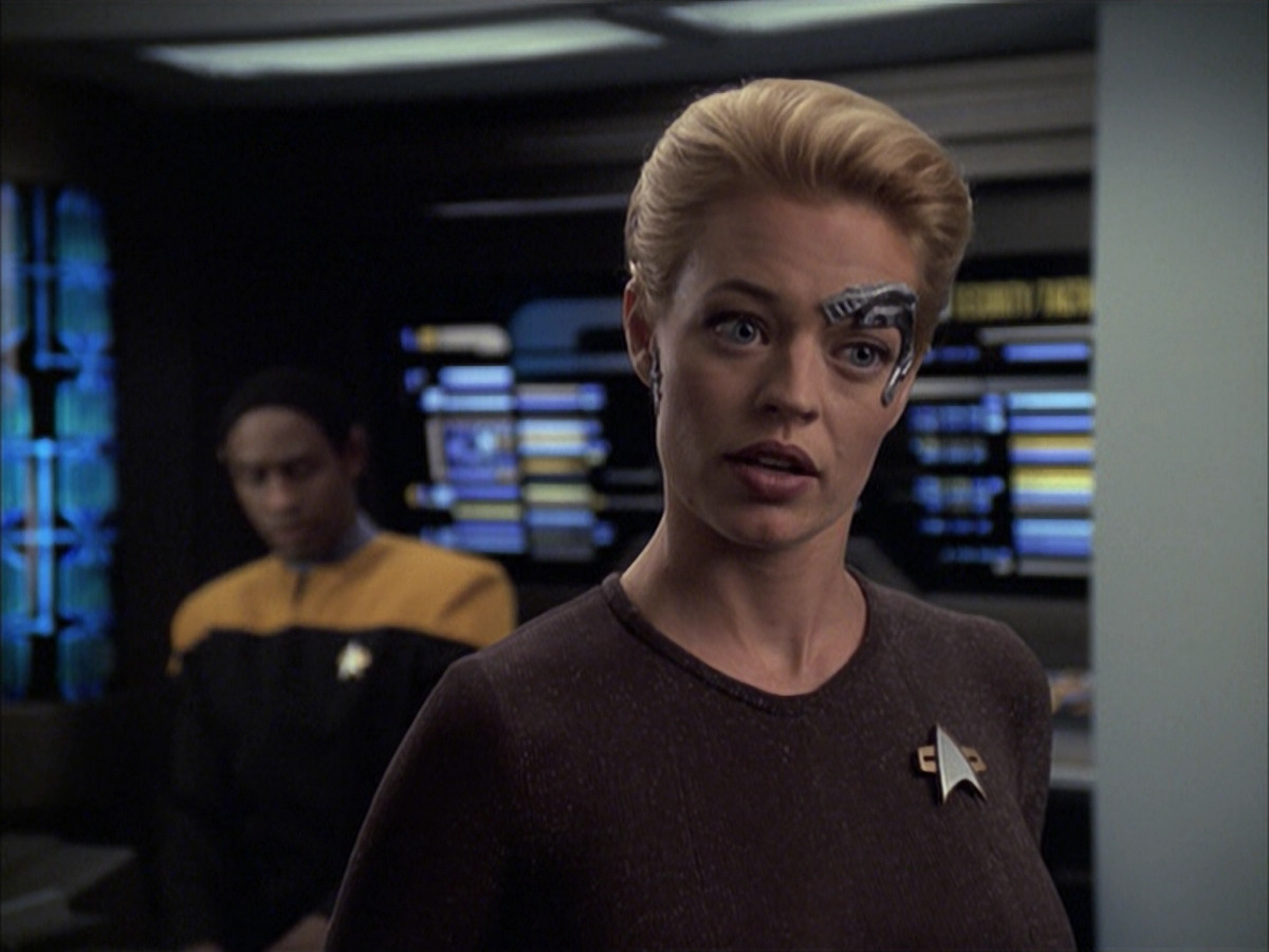 extant_StarTrek_VOY_6x09-TheVoyagerConspiracy_00471.jpg