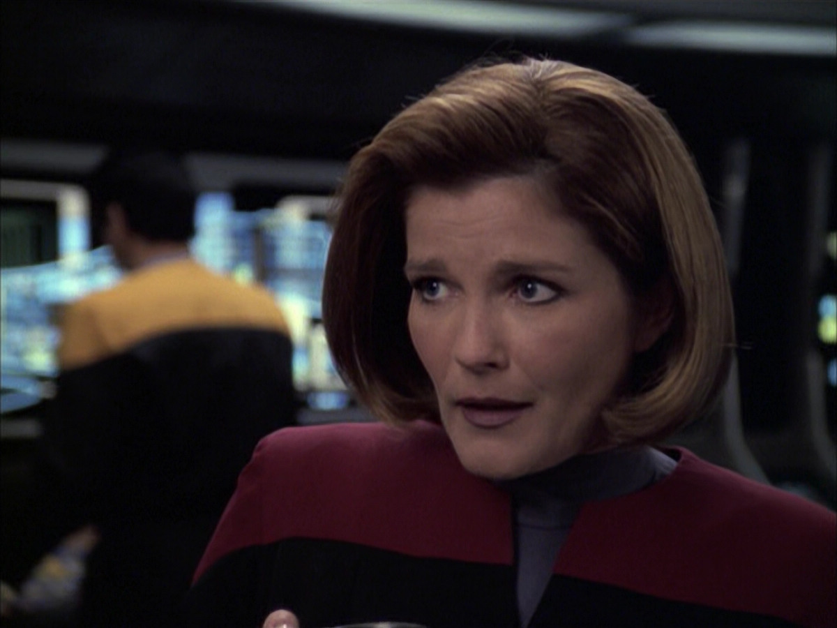 extant_StarTrek_VOY_6x09-TheVoyagerConspiracy_00475.jpg