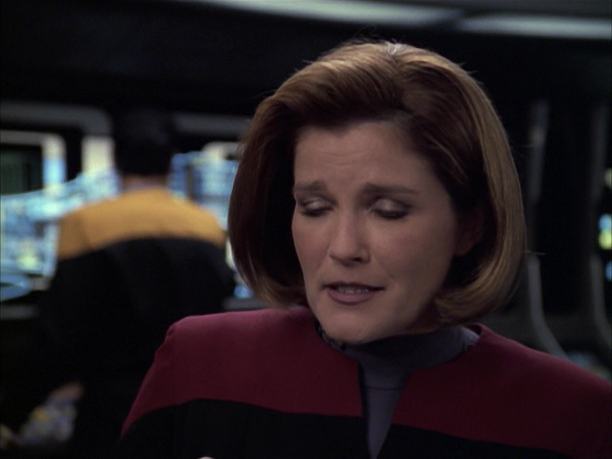 extant_StarTrek_VOY_6x09-TheVoyagerConspiracy_00477.jpg