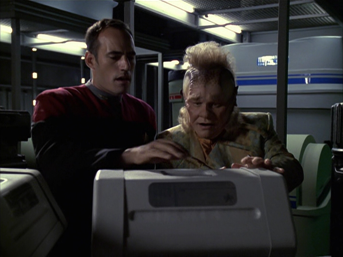 extant_StarTrek_VOY_6x09-TheVoyagerConspiracy_00510.jpg