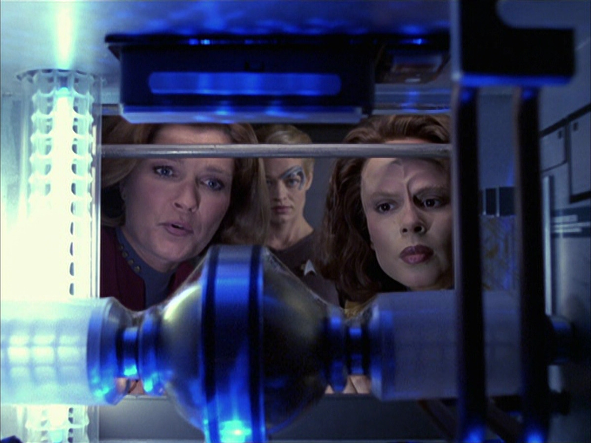 extant_StarTrek_VOY_6x09-TheVoyagerConspiracy_00621.jpg