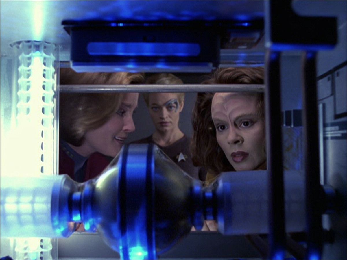 extant_StarTrek_VOY_6x09-TheVoyagerConspiracy_00626.jpg
