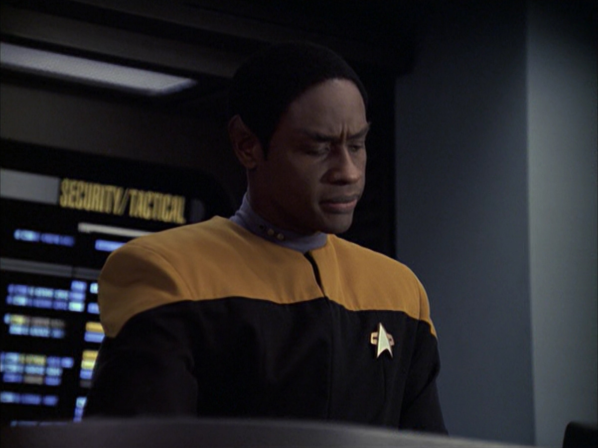 extant_StarTrek_VOY_6x09-TheVoyagerConspiracy_00652.jpg