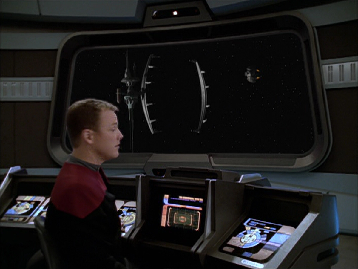 extant_StarTrek_VOY_6x09-TheVoyagerConspiracy_00657.jpg