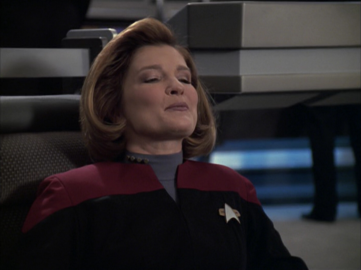 extant_StarTrek_VOY_6x09-TheVoyagerConspiracy_00692.jpg