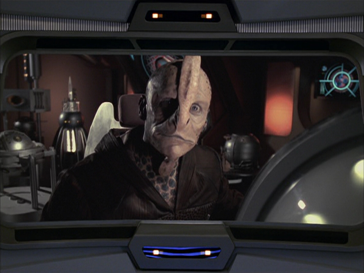 extant_StarTrek_VOY_6x09-TheVoyagerConspiracy_00720.jpg