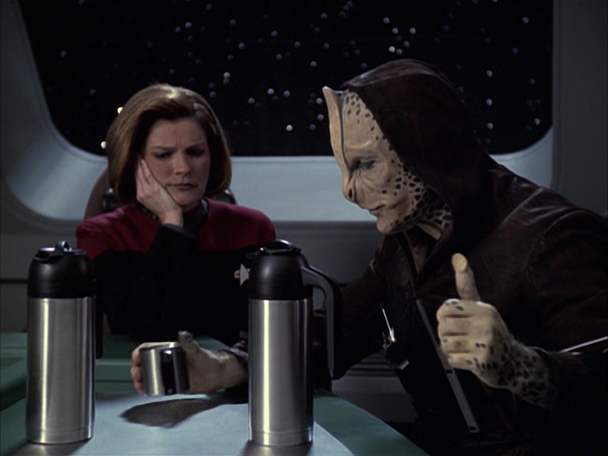 extant_StarTrek_VOY_6x09-TheVoyagerConspiracy_00730.jpg