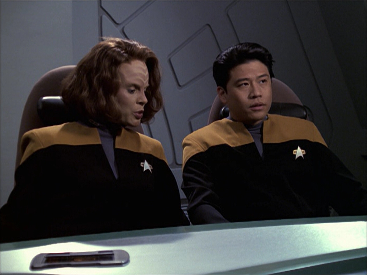 extant_StarTrek_VOY_6x09-TheVoyagerConspiracy_00795.jpg