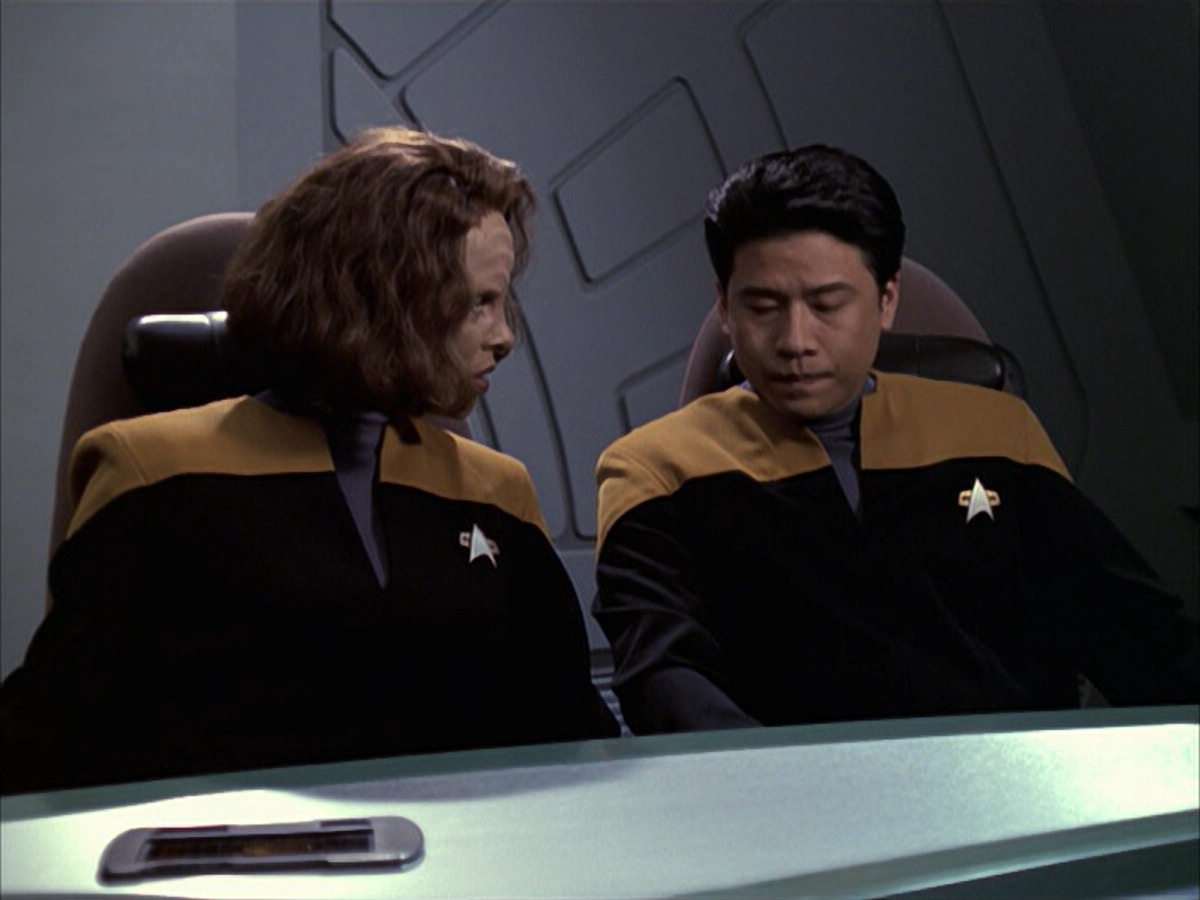 extant_StarTrek_VOY_6x09-TheVoyagerConspiracy_00798.jpg
