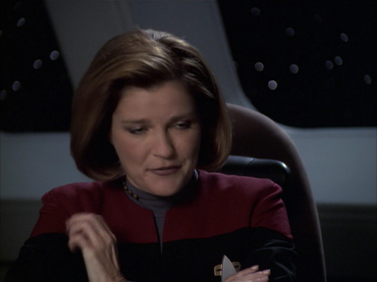 extant_StarTrek_VOY_6x09-TheVoyagerConspiracy_00825.jpg
