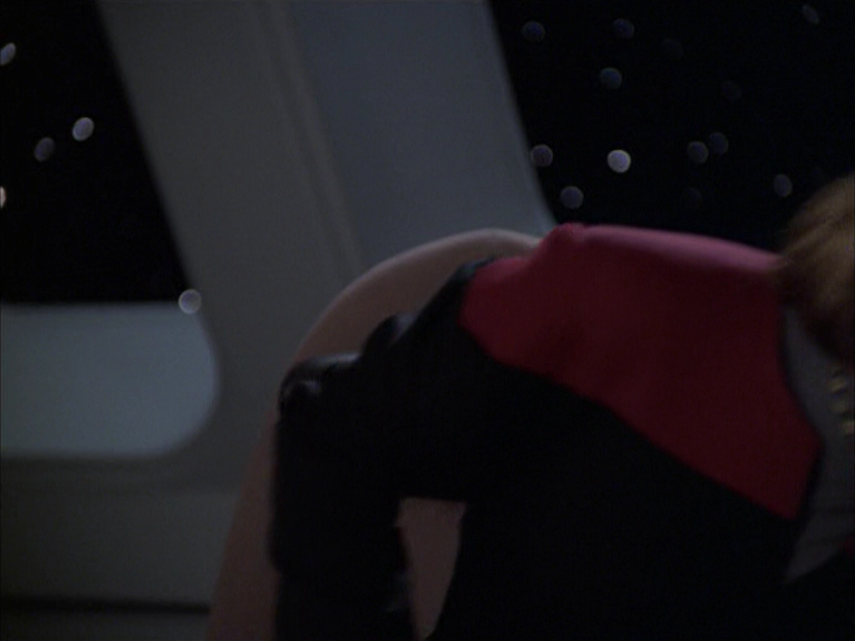 extant_StarTrek_VOY_6x09-TheVoyagerConspiracy_00839.jpg
