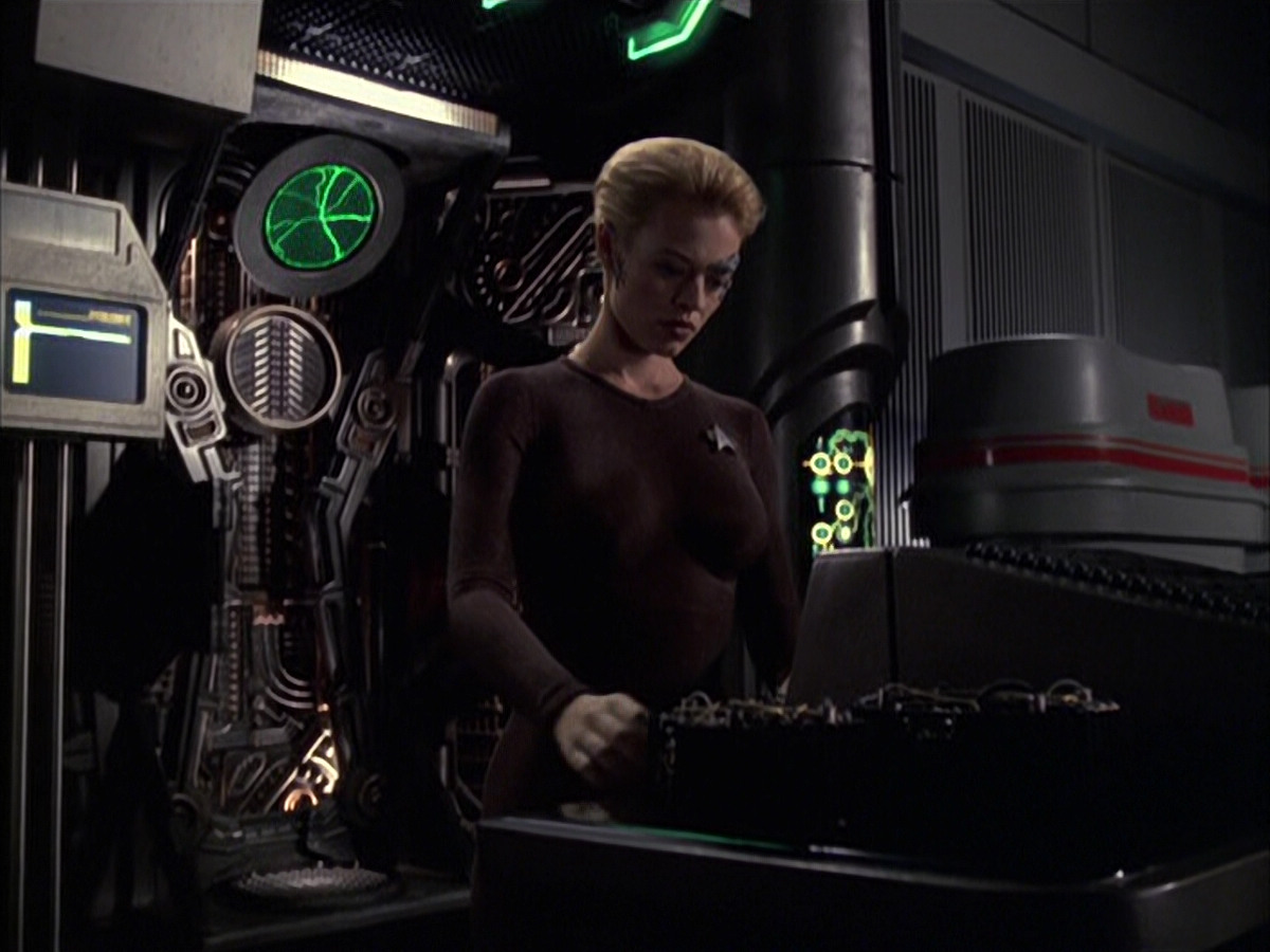 extant_StarTrek_VOY_6x09-TheVoyagerConspiracy_00845.jpg