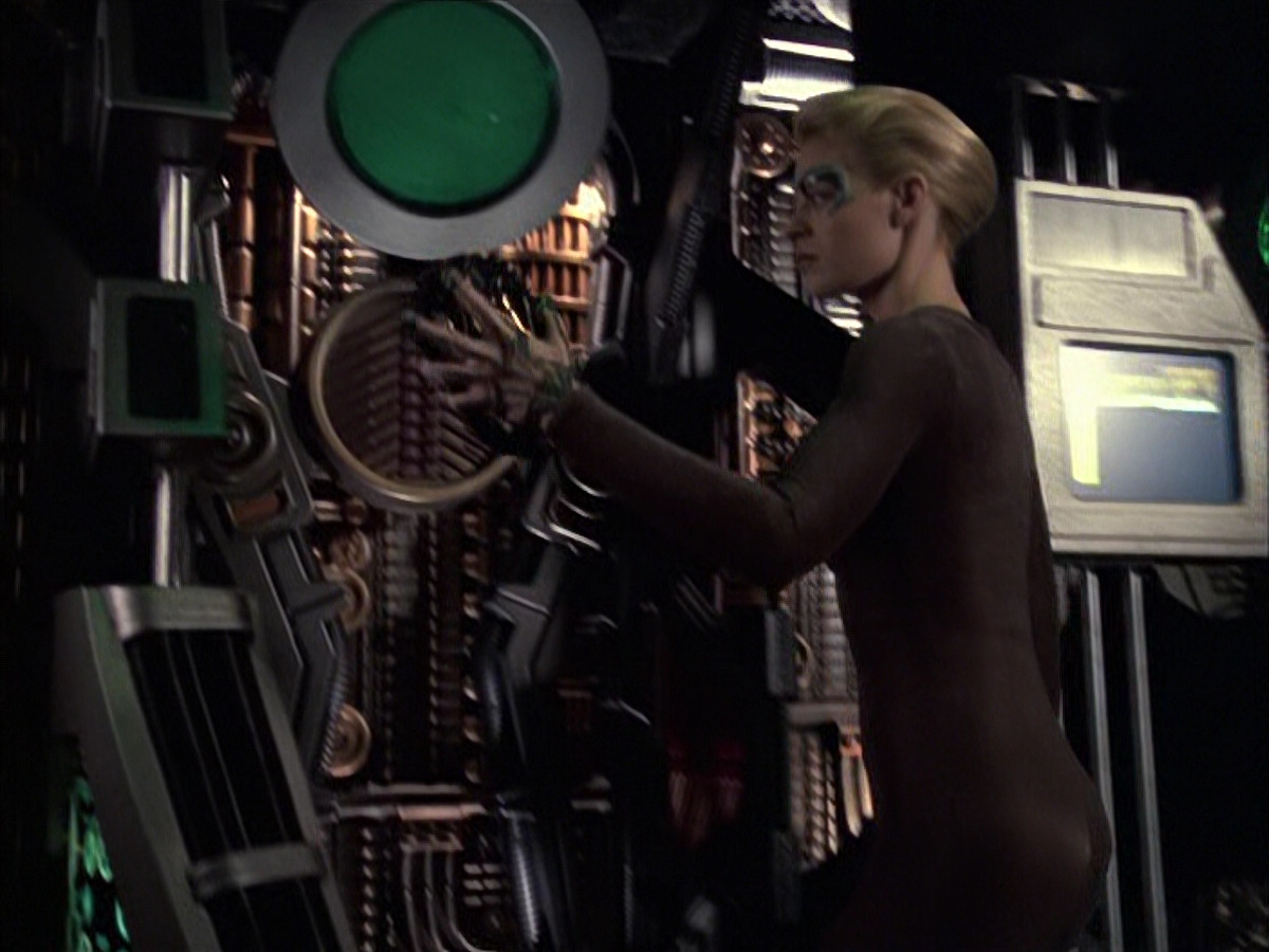 extant_StarTrek_VOY_6x09-TheVoyagerConspiracy_00854.jpg