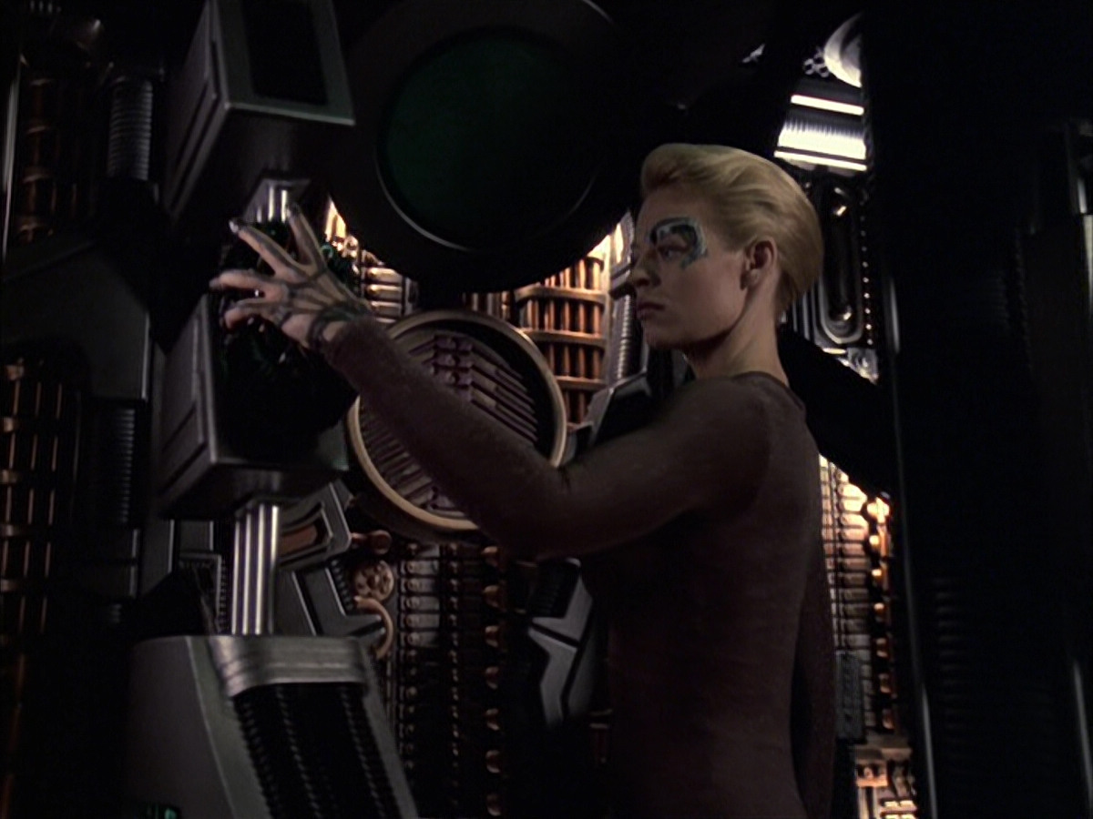 extant_StarTrek_VOY_6x09-TheVoyagerConspiracy_00855.jpg