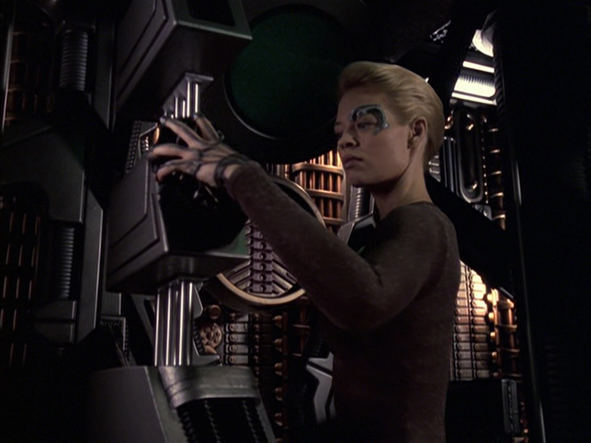 extant_StarTrek_VOY_6x09-TheVoyagerConspiracy_00856.jpg