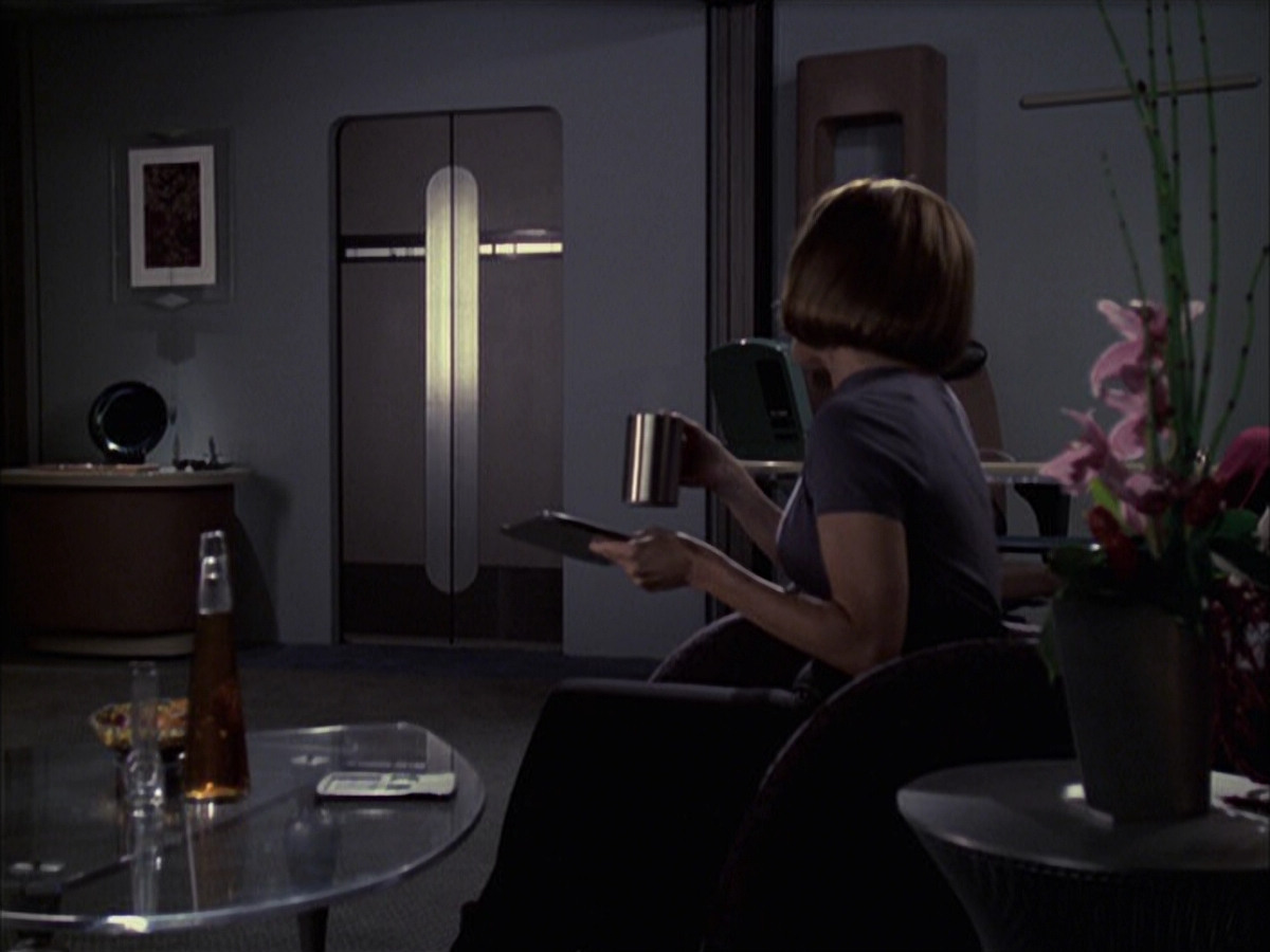 extant_StarTrek_VOY_6x09-TheVoyagerConspiracy_00896.jpg