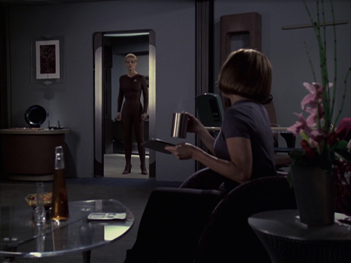 extant_StarTrek_VOY_6x09-TheVoyagerConspiracy_00898.jpg