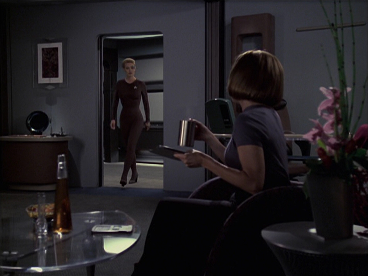 extant_StarTrek_VOY_6x09-TheVoyagerConspiracy_00899.jpg