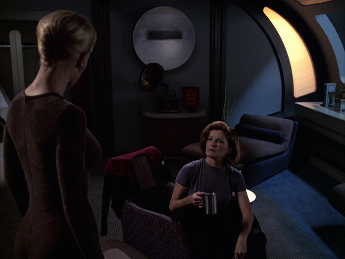 extant_StarTrek_VOY_6x09-TheVoyagerConspiracy_00909.jpg