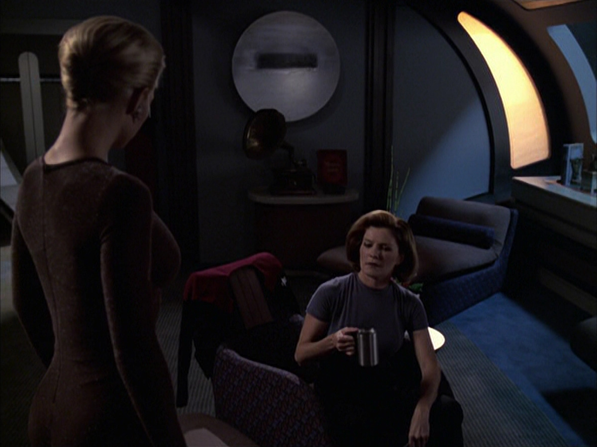 extant_StarTrek_VOY_6x09-TheVoyagerConspiracy_00921.jpg