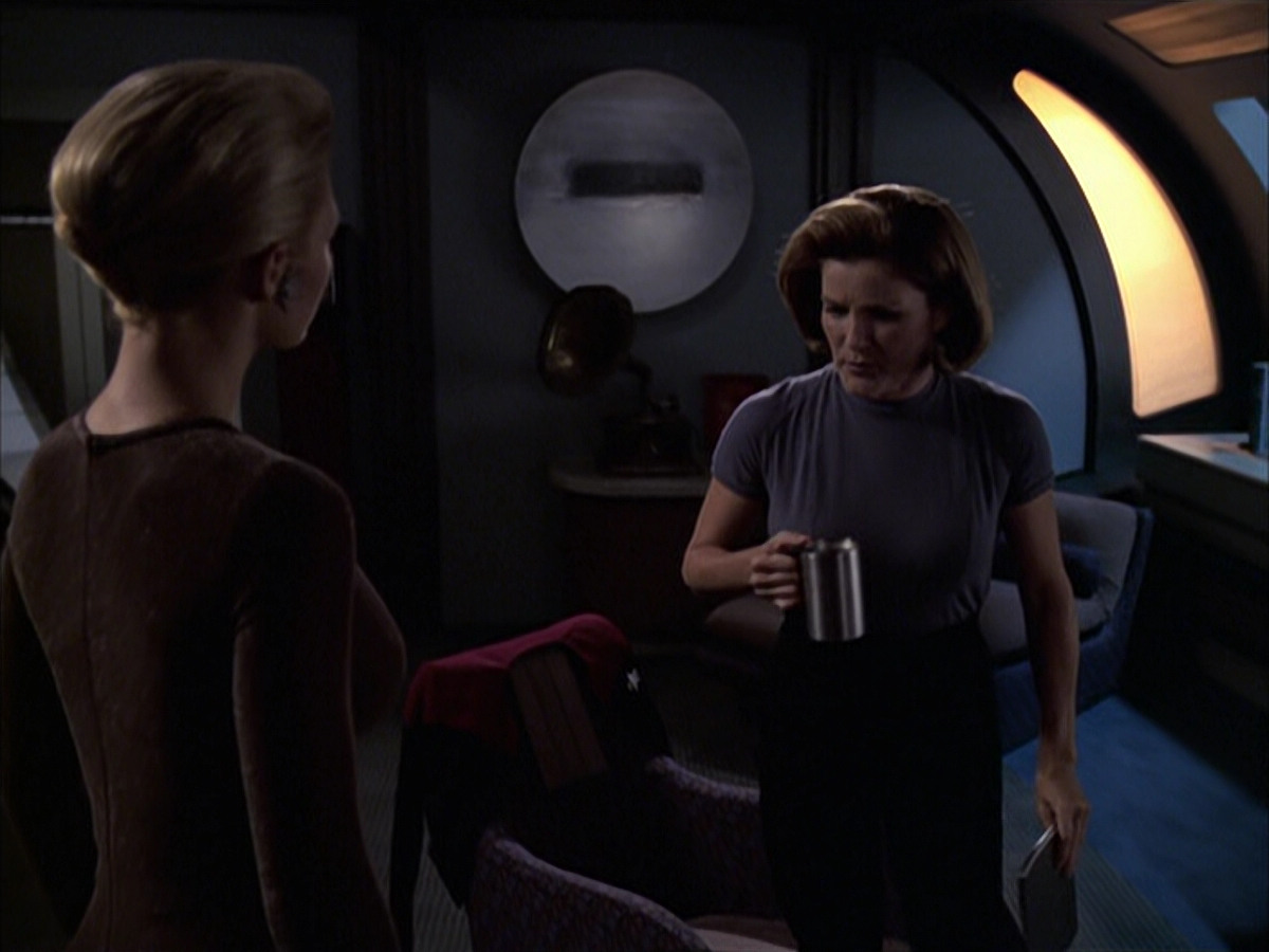 extant_StarTrek_VOY_6x09-TheVoyagerConspiracy_00927.jpg