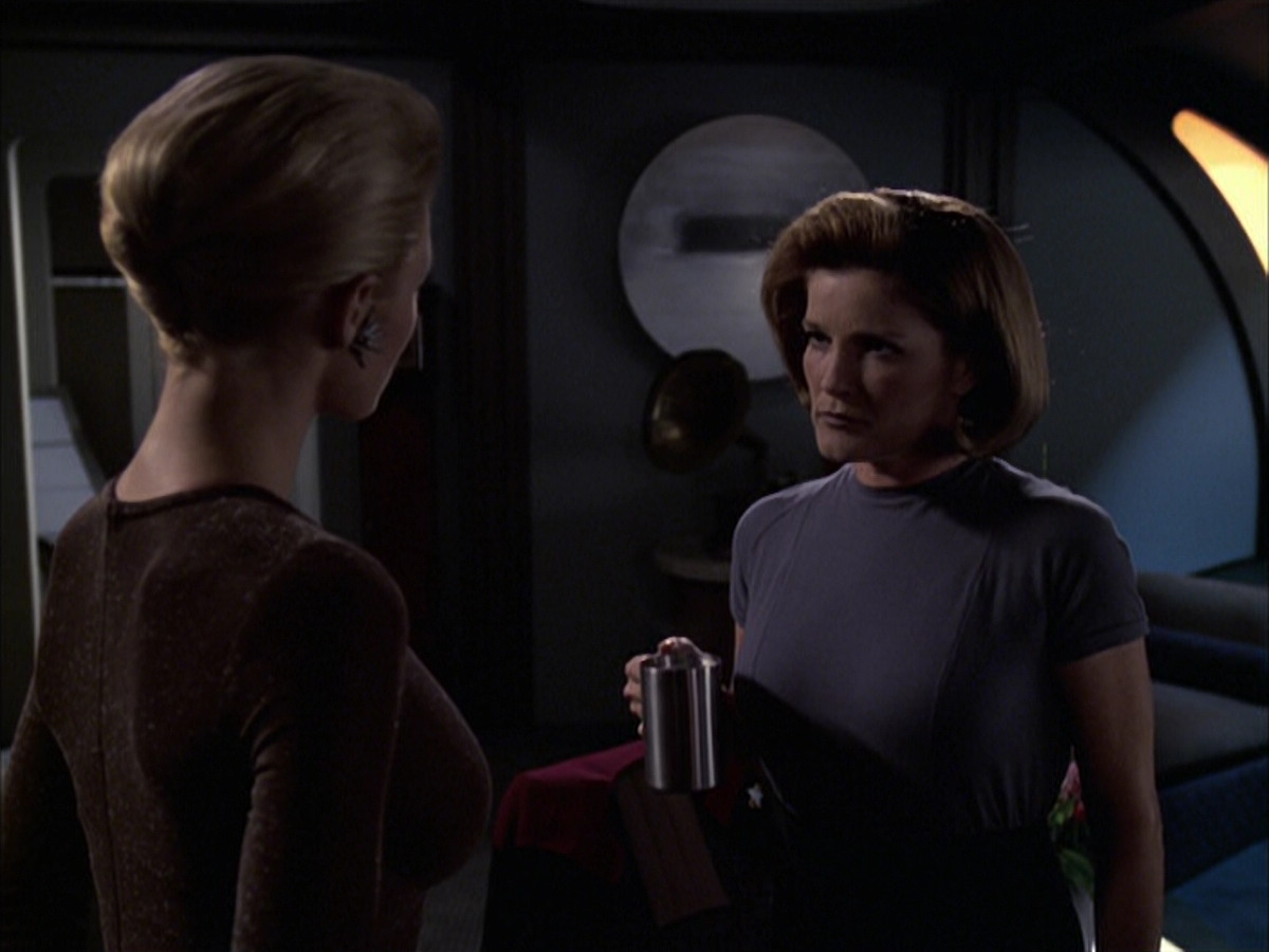 extant_StarTrek_VOY_6x09-TheVoyagerConspiracy_00934.jpg