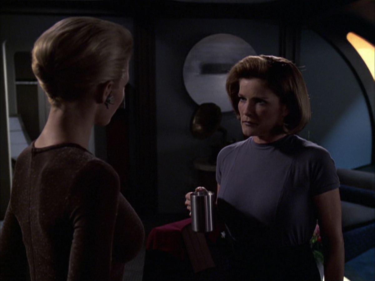 extant_StarTrek_VOY_6x09-TheVoyagerConspiracy_00935.jpg