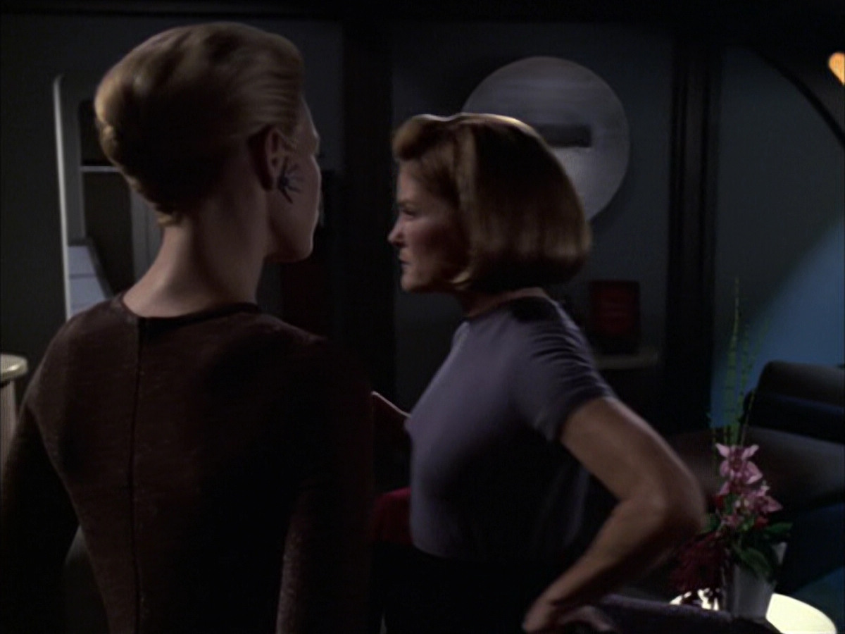 extant_StarTrek_VOY_6x09-TheVoyagerConspiracy_00994.jpg