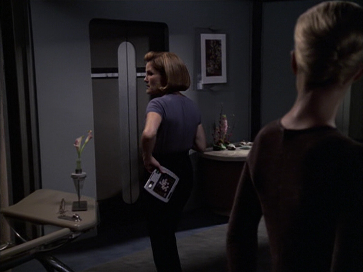 extant_StarTrek_VOY_6x09-TheVoyagerConspiracy_00998.jpg