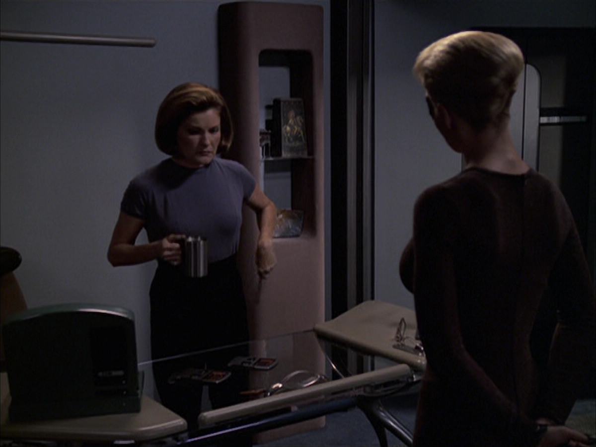 extant_StarTrek_VOY_6x09-TheVoyagerConspiracy_01008.jpg