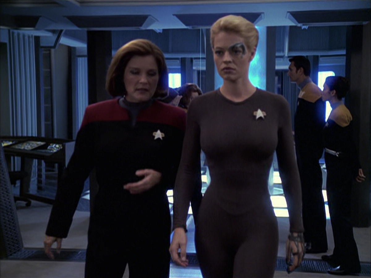 extant_StarTrek_VOY_6x09-TheVoyagerConspiracy_01103.jpg