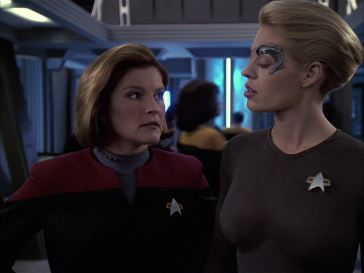 extant_StarTrek_VOY_6x09-TheVoyagerConspiracy_01108.jpg