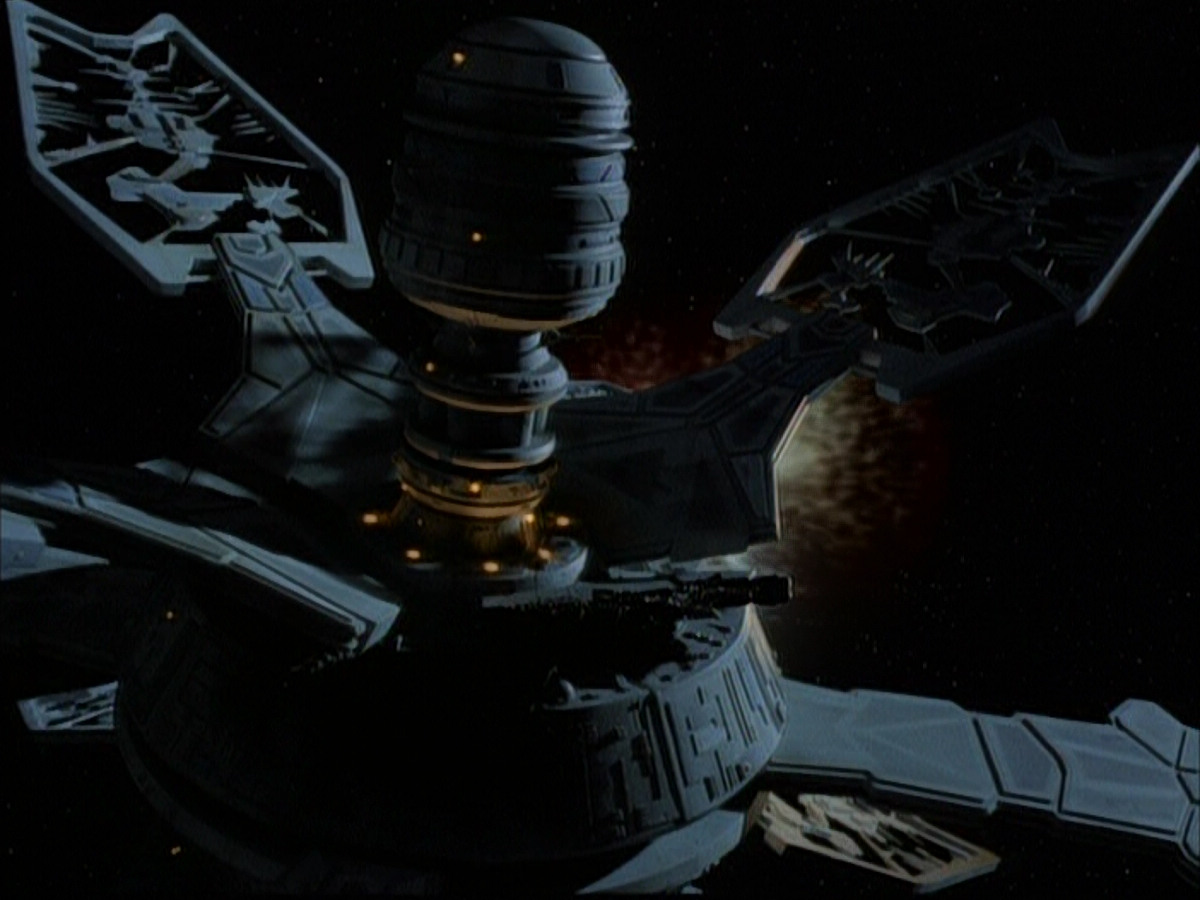 extant_StarTrek_VOY_6x09-TheVoyagerConspiracy_01125.jpg