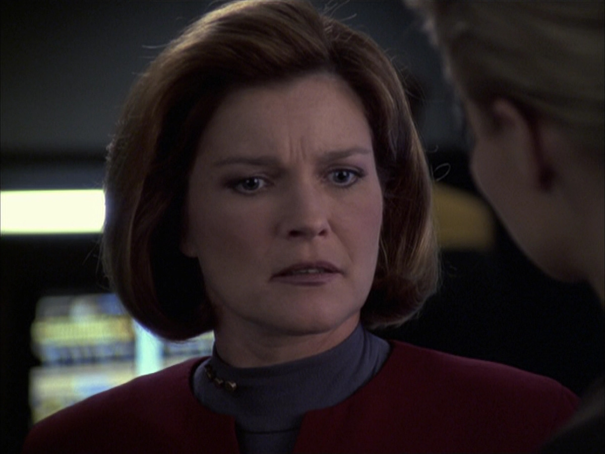 extant_StarTrek_VOY_6x09-TheVoyagerConspiracy_01138.jpg