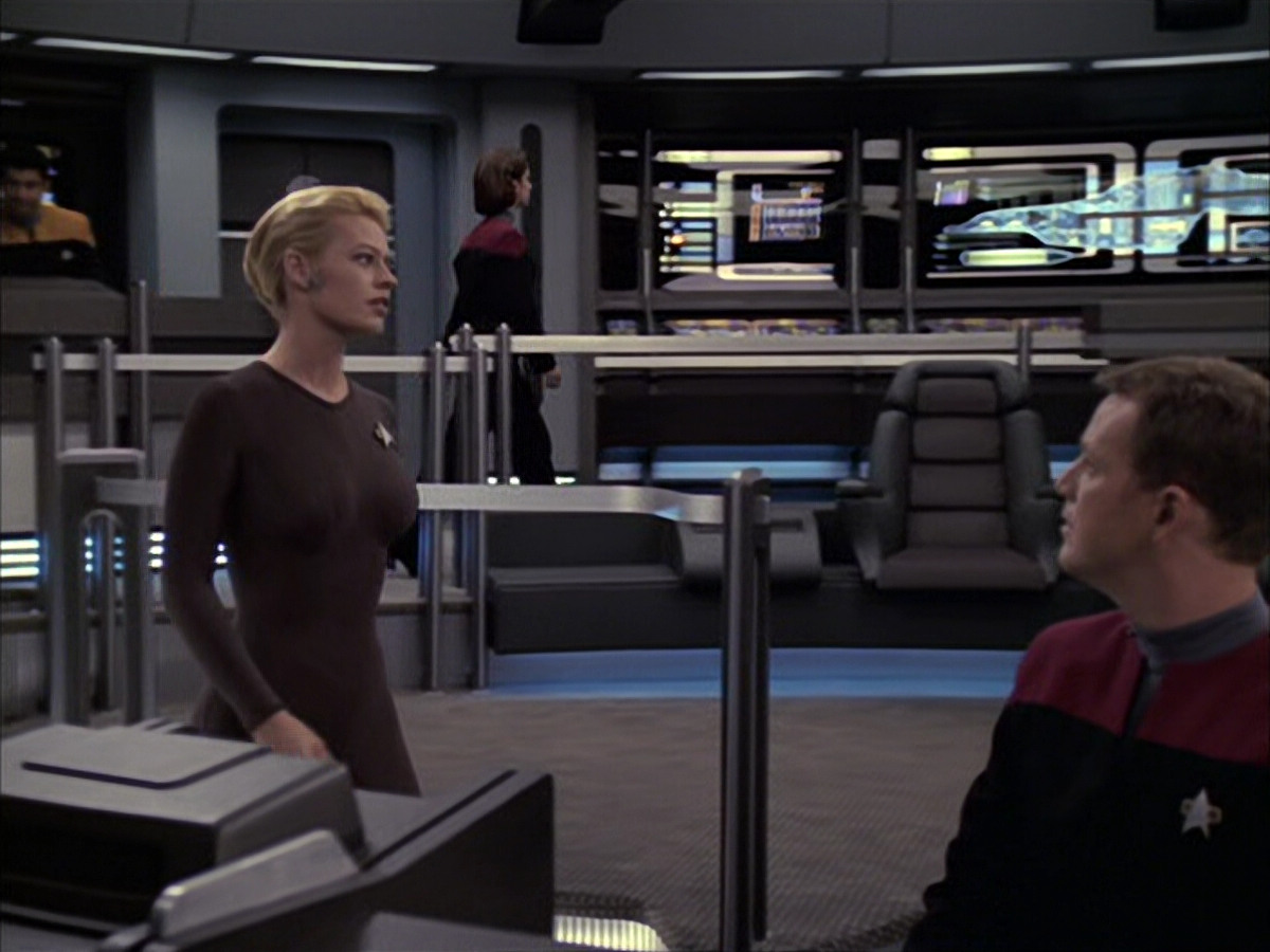 extant_StarTrek_VOY_6x09-TheVoyagerConspiracy_01264.jpg