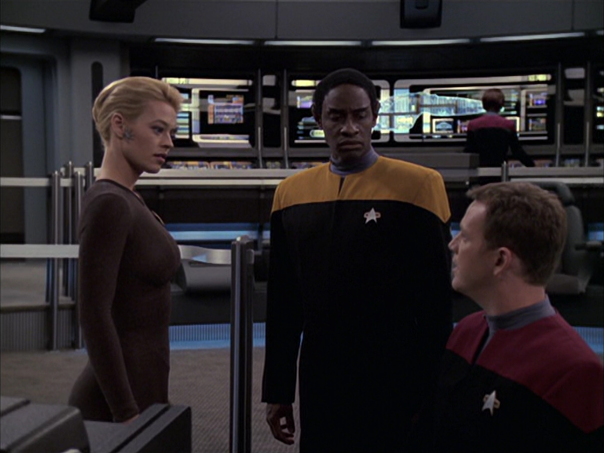 extant_StarTrek_VOY_6x09-TheVoyagerConspiracy_01269.jpg
