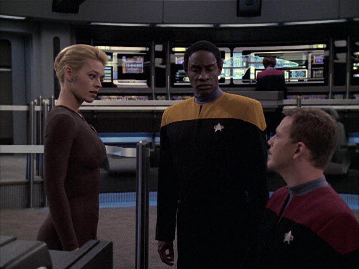extant_StarTrek_VOY_6x09-TheVoyagerConspiracy_01272.jpg